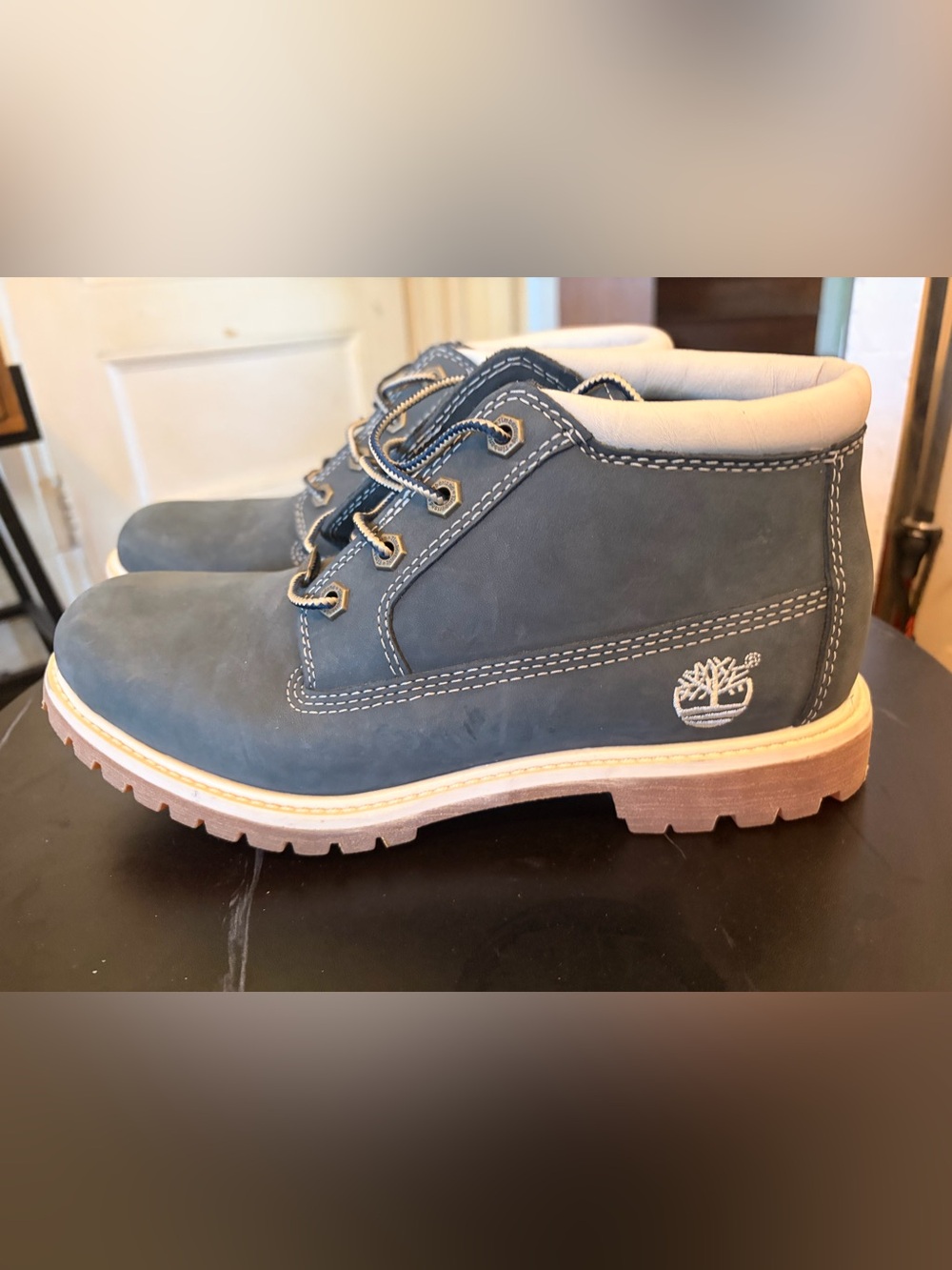 Timberland-Nellie size 9M Style suede Lace-Up Woman’s Boots